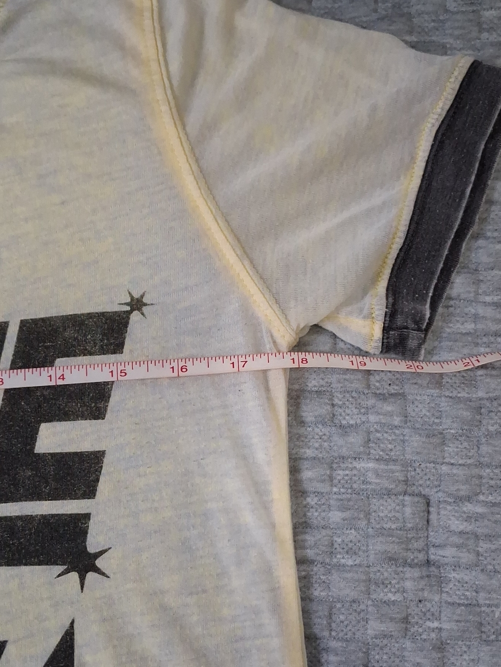 Bowie Tee - Picture 4 of 5